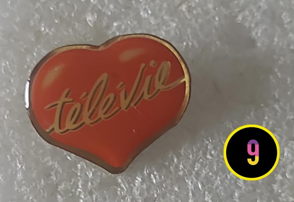 Vintage Télévie hart pin - Steun het goede doel, Verzamelen, Speldjes, Pins en Buttons, Verzenden, Gebruikt, Overige onderwerpen