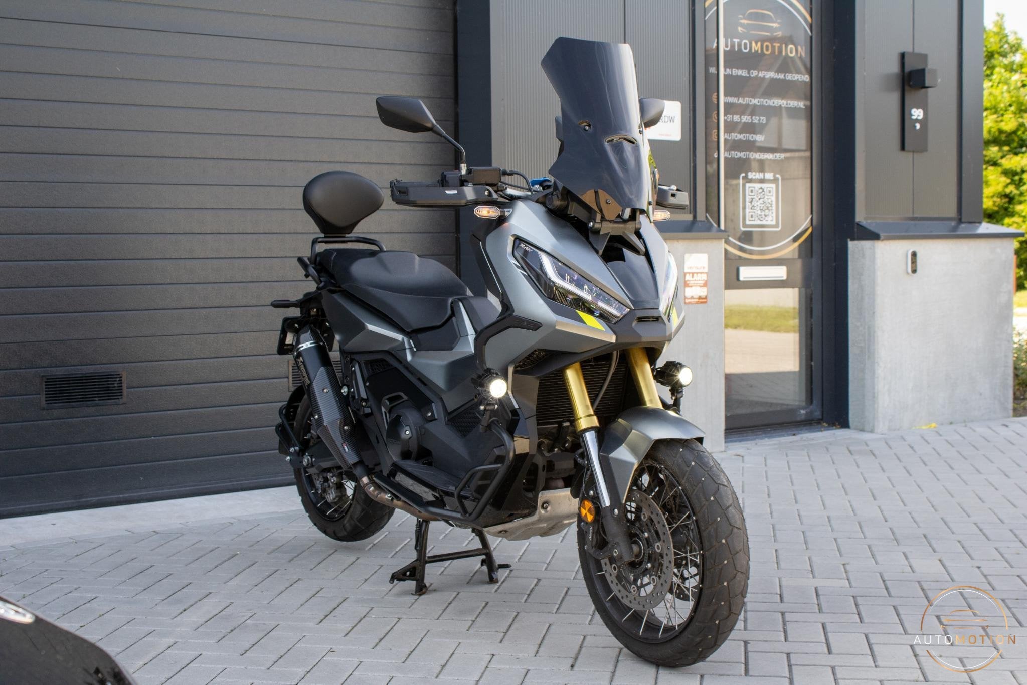 Honda NC 750 X-ADV Akrapovic | Mistlampen | Smoked Windscher, Scooter, Rivium Boulevard 222-11
2909 LK  Capelle aan den Ijssel, NL