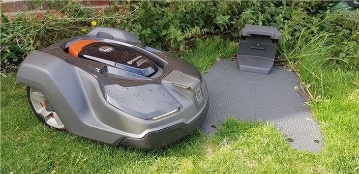 Husqvarna Automower 450X – complete set met laadstation, Ophalen, Zo goed als nieuw