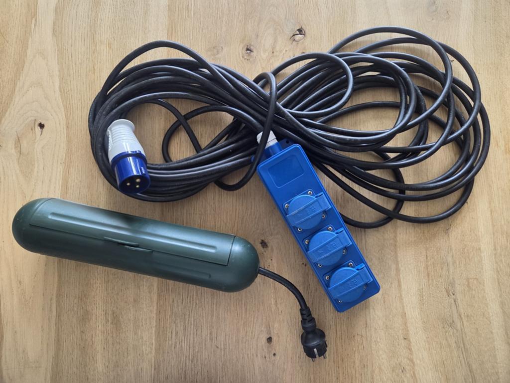 20 meter verlengsnoer camping aansluiting, Ophalen