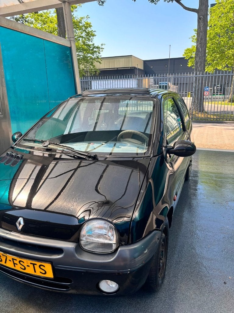 Renault Twingo 1.2 2000 Zwart €800 euro, Voorwielaandrijving, 600 kg, Beige, 4 cilinders