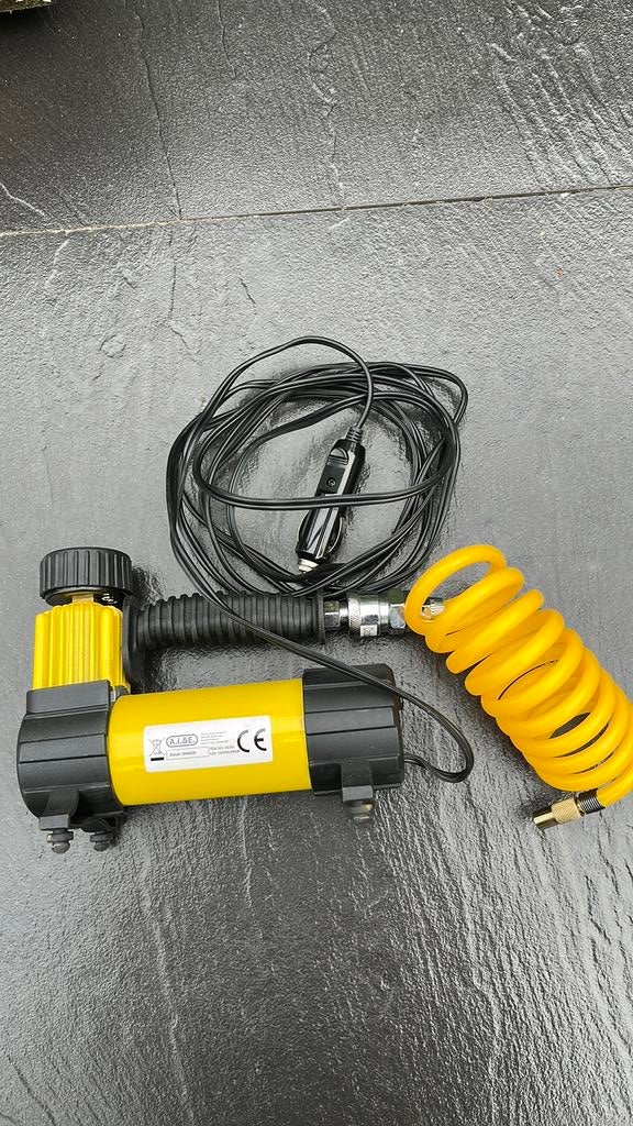 Compressor voor bij pech onderweg., Ophalen, Zo goed als nieuw