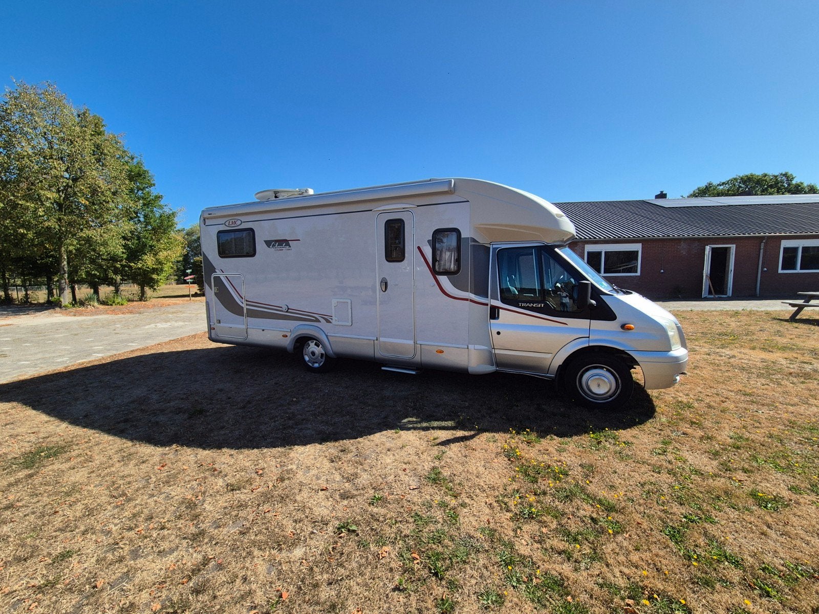 Lmc Liberty cruiser met enkele bedden ( Euro 5 ), Ringverwarming, Ford, 6 tot 7 meter, Afzuigkap
