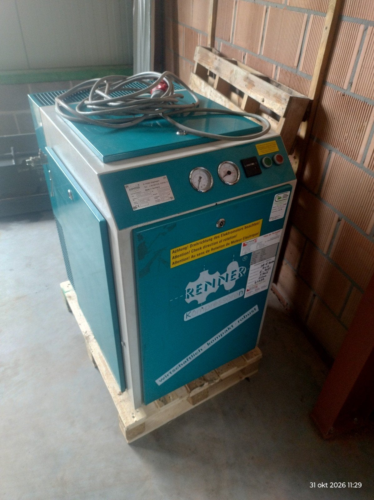 Renner RS 4.0 Schroefcompressor - compressor, Doe-het-zelf en Verbouw, Ophalen, 6 tot 10 bar, 400 tot 800 liter/min, Zo goed als nieuw