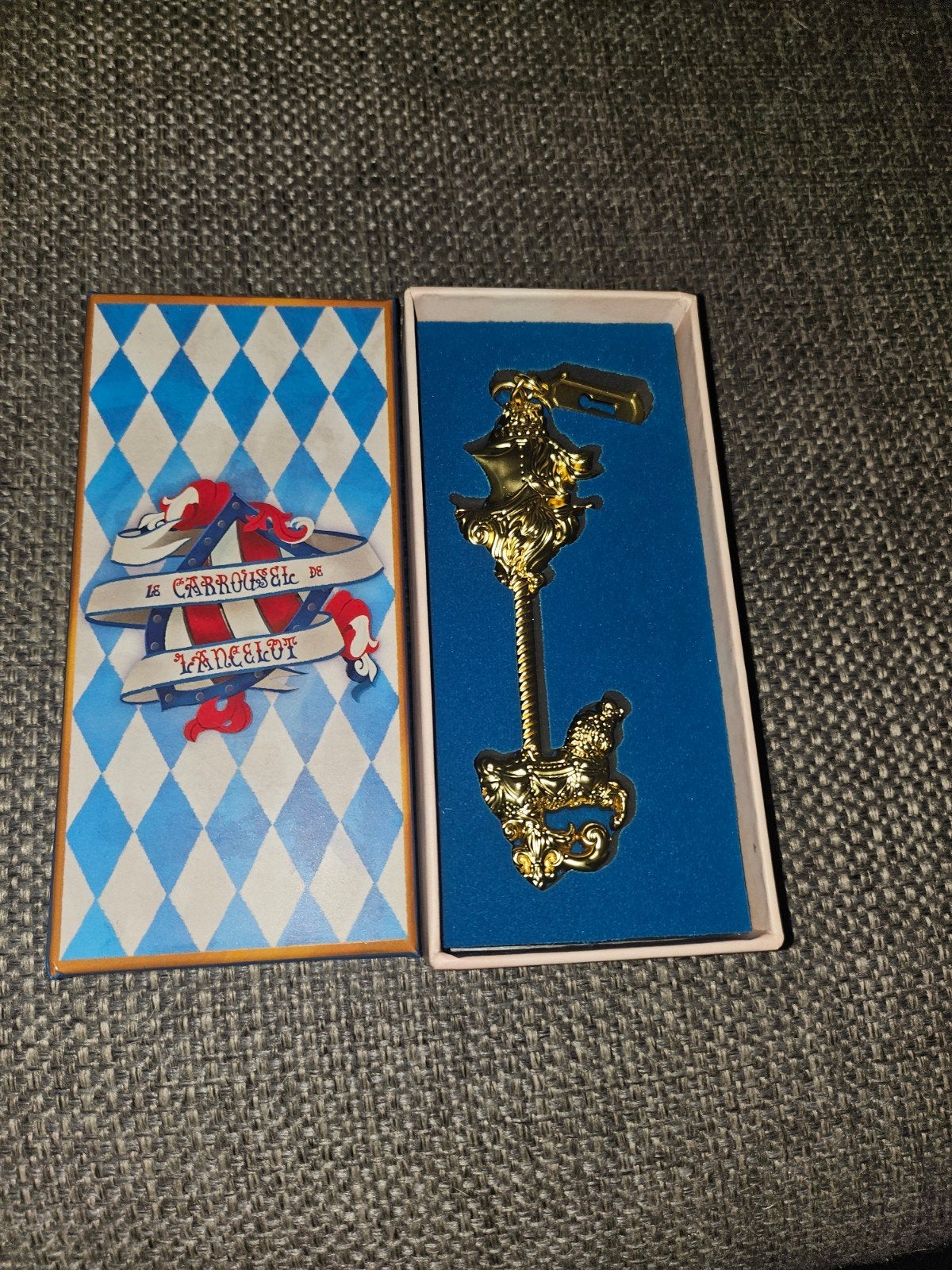 Disney sleutel 'Le Carrousel de Lancelot' in doosje, Ophalen of Verzenden, Sneeuwwitje of Doornroosje, Nieuw, Overige typen