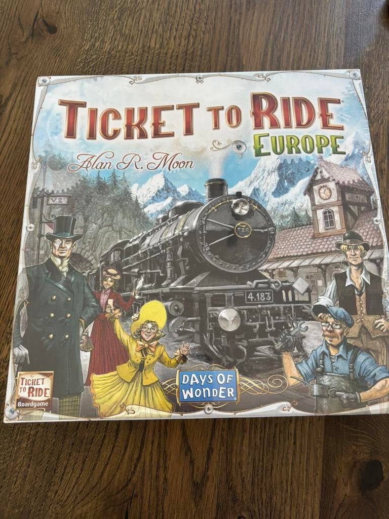 Nieuw: ticket to ride europe, Hobby en Vrije tijd, Gezelschapsspellen | Bordspellen, Vijf spelers of meer, Ophalen of Verzenden