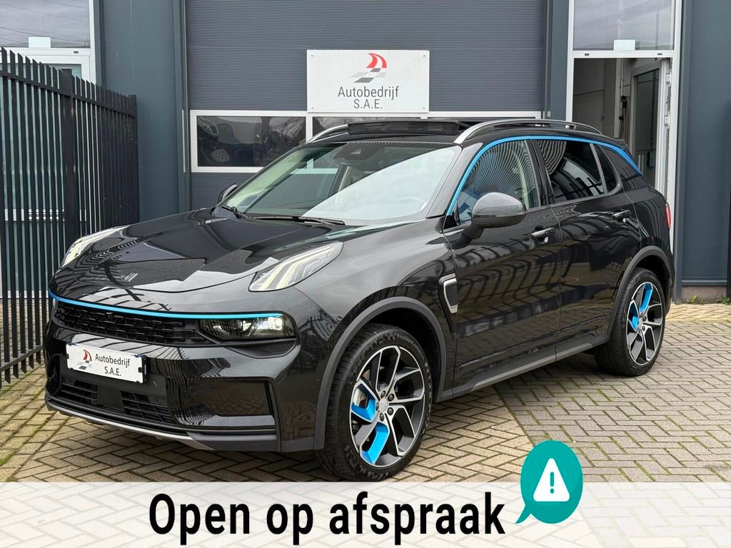 Lynk & Co 01 1.5 HYBRID 261 PK / 360 Camera PANO SFEER NAVI, Auto's, Euro 6, Zwart, Plug-in hybride, Bedrijf