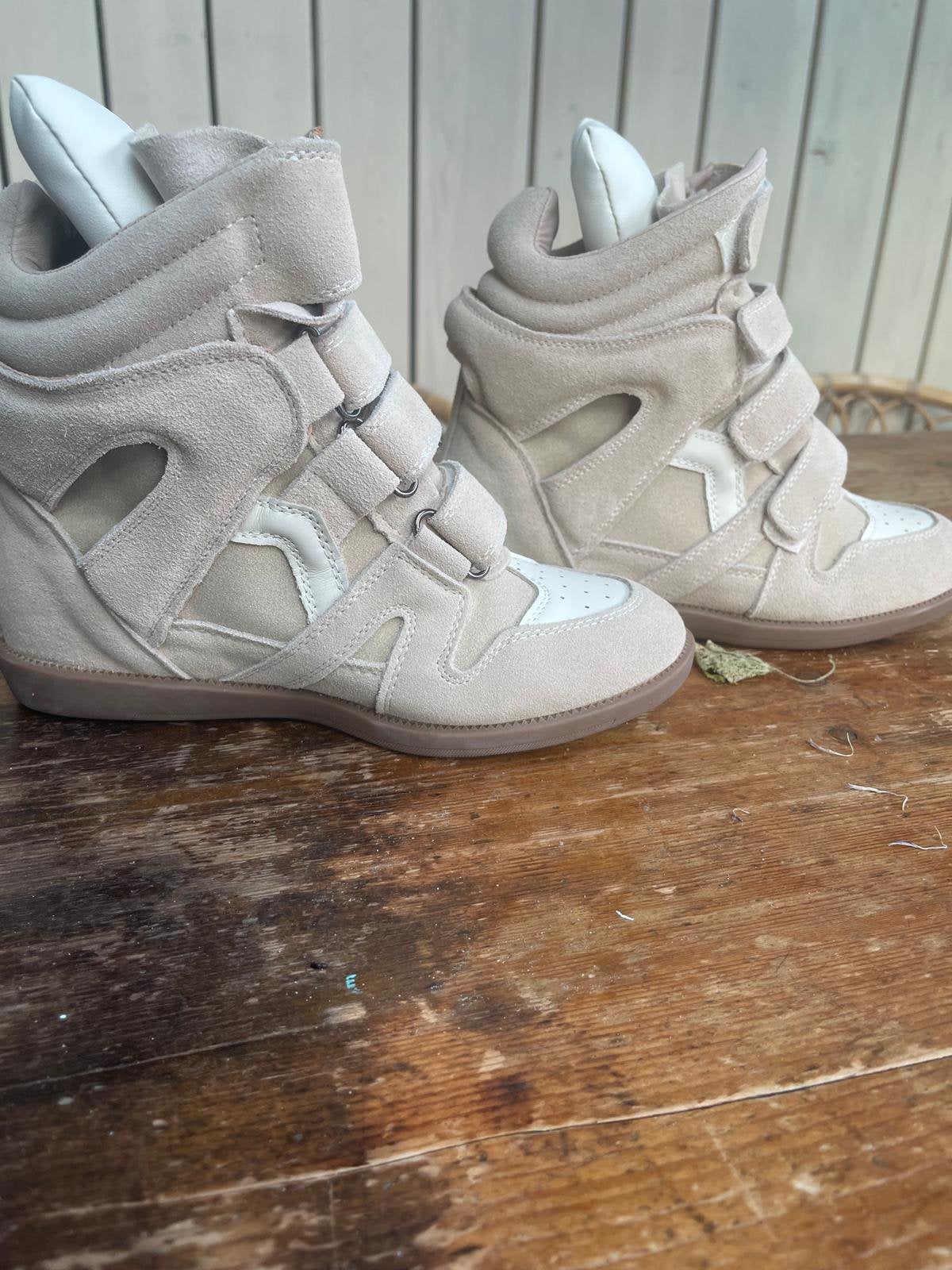Hoge sneakers met hak, Beige, Ophalen of Verzenden, Sneakers of Gympen, Zo goed als nieuw