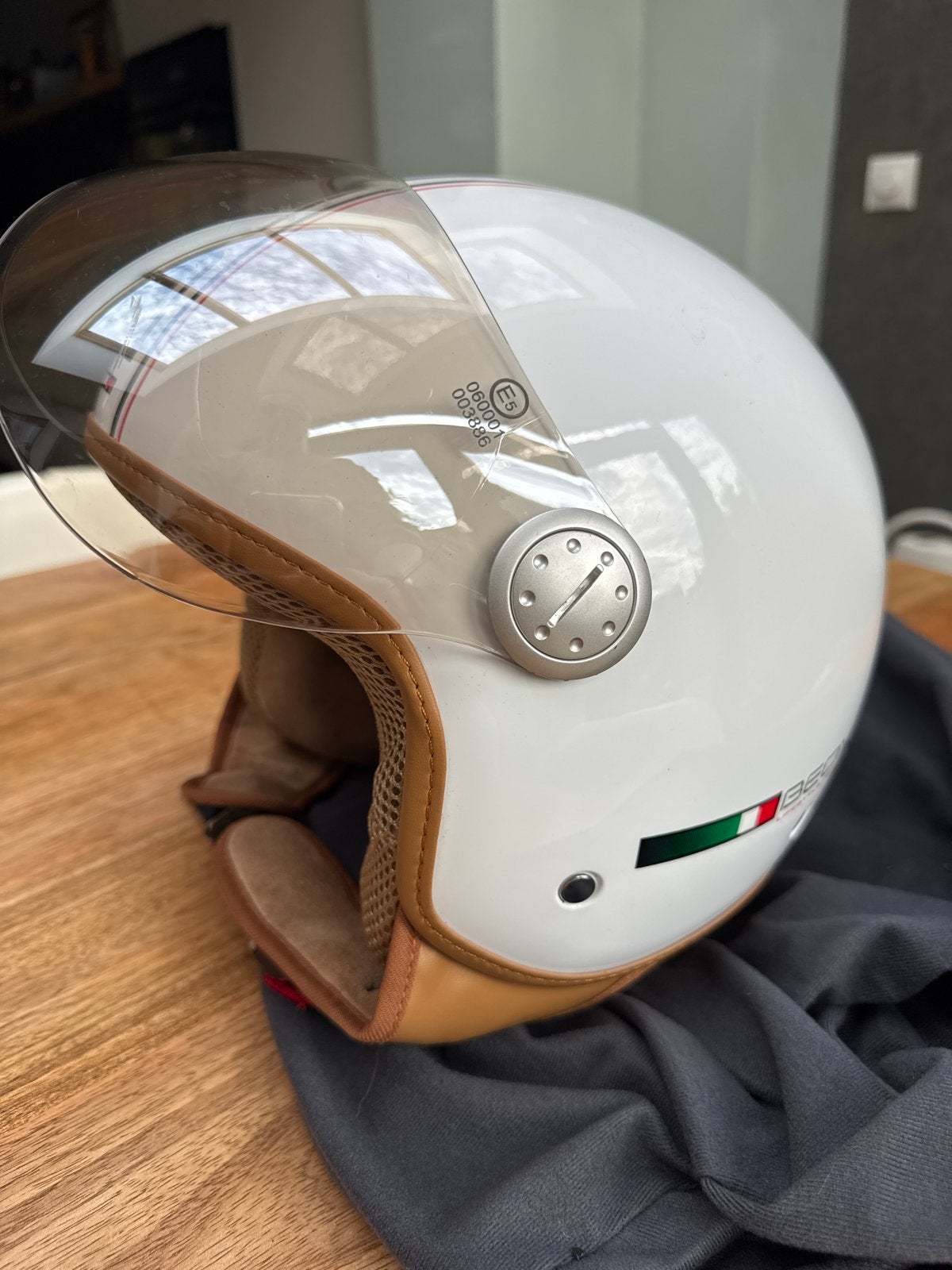 Beon Scooter Helm Maat M - Zo goed als nieuw, Fietsen en Brommers, Ophalen of Verzenden, Zo goed als nieuw, Medium