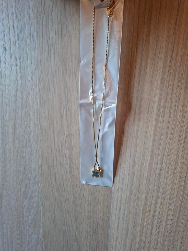 Gouden ketting met klavertje vier hanger, Met hanger, Nieuw, Ophalen of Verzenden, Goud