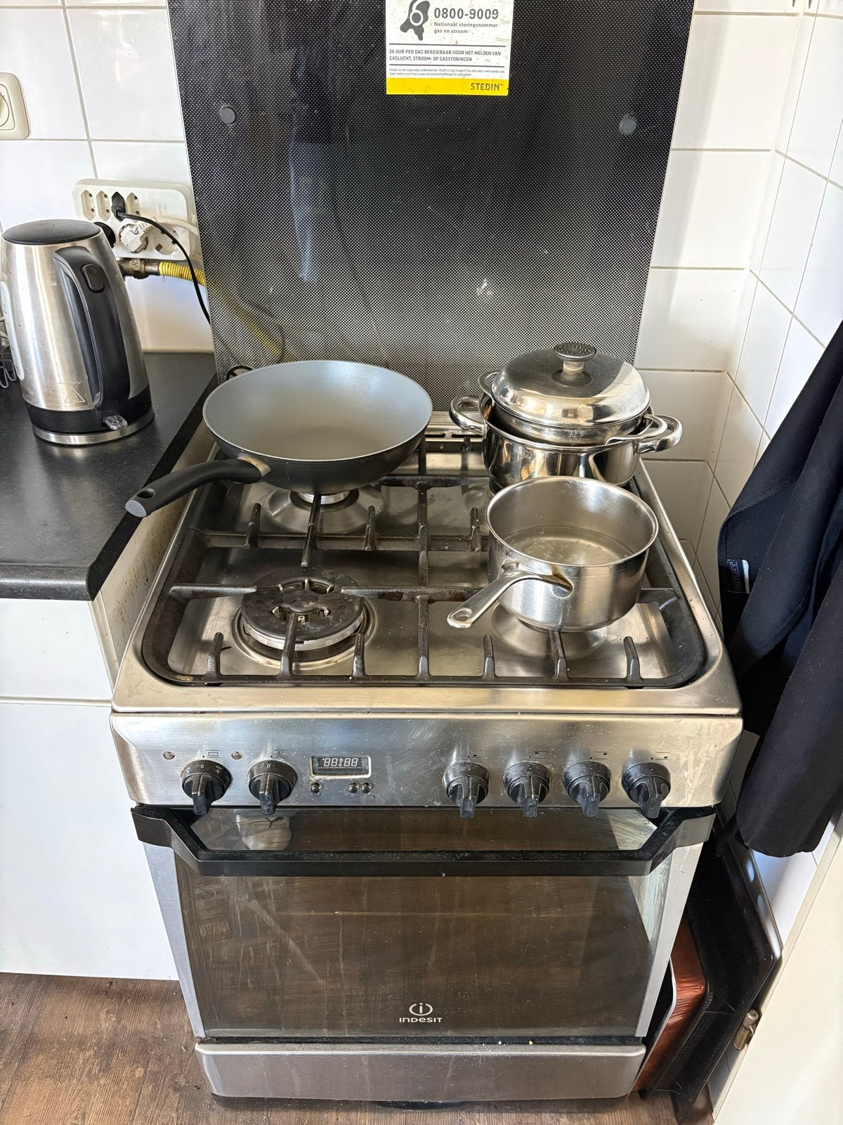 Indesit Vrijstaand Gasfornuis met Oven - Gebruikt, Ophalen, Gebruikt, 4 kookzones, Gas