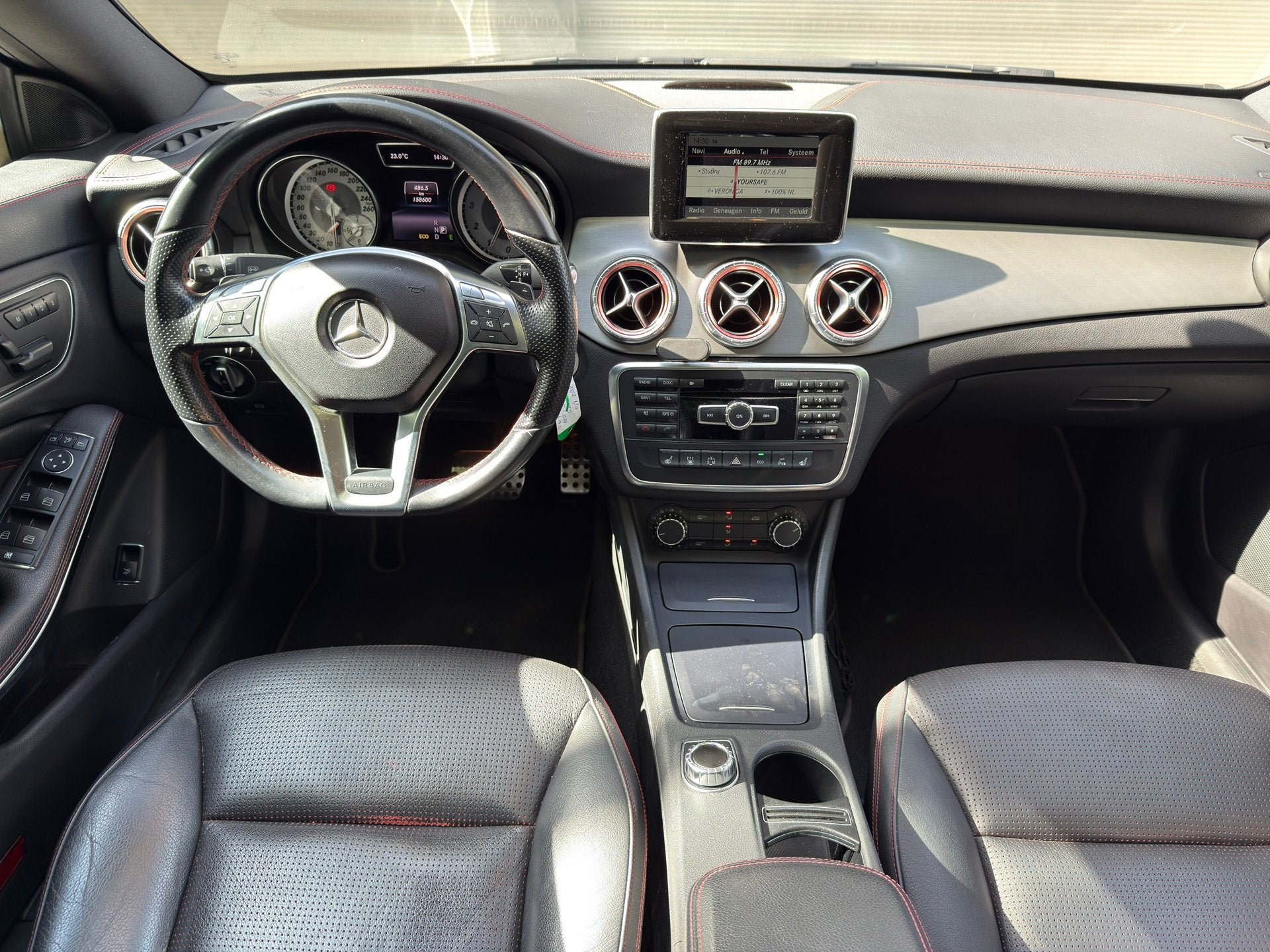 Mercedes-Benz CLA-klasse 250 Sport Ambition AMG l Pano l Mem, 1380 kg, Gebruikt, 4 cilinders, Zwart