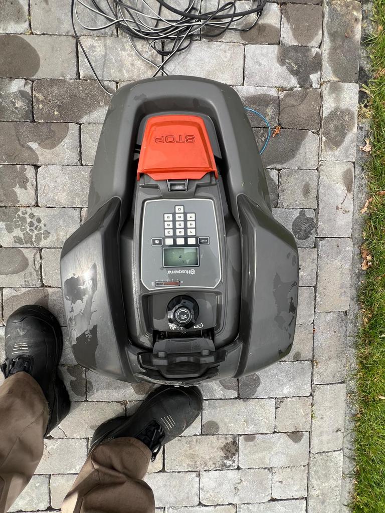 Husqvarna Robotmaaier Automower 310 - Gebruikt, Tuin en Terras, Ophalen of Verzenden, Zo goed als nieuw, 20 tot 25 cm