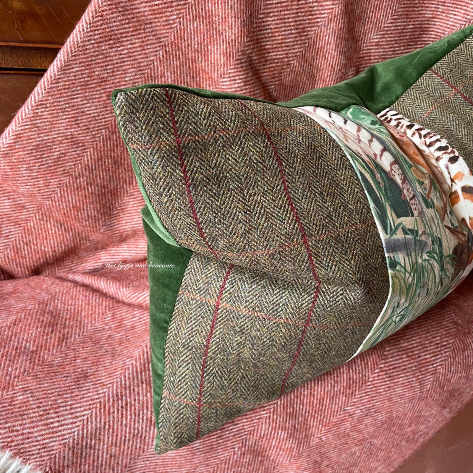 Handgemaakt kussen Mulberry Game Birds Velvet/Tweed, Westdijk 41 3241 GT Middelharnis, Overige kleuren, Info@lijstjevanbrocante.nl