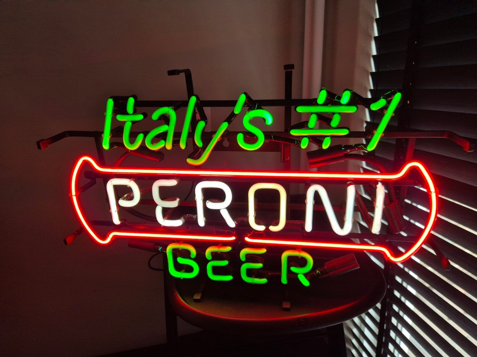 Peroni Neon Reclamebord - "Italy's #1 Peroni Beer", Ophalen of Verzenden