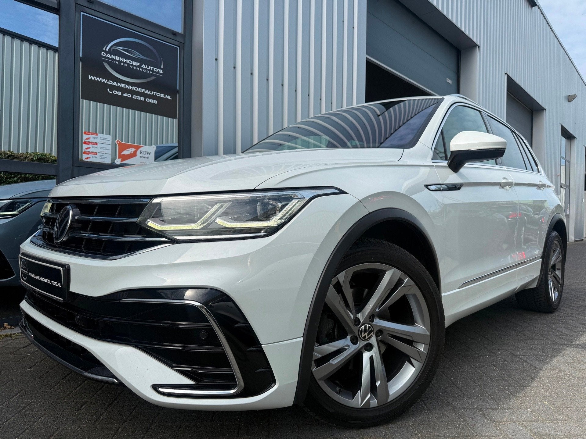 Volkswagen TIGUAN 1.5 TSI R-Line panoramadak parelmoer wit, Auto's, Volkswagen, 1441 kg, 15 km/l, Euro 6, 4 cilinders