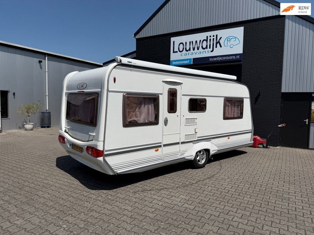 LMC Dominant 520 E ’06 (Mover, Enkele Bedden, Rondzit), Caravans en Kamperen, Caravans, Rondzit, 7 tot 8 meter, Bedrijf, 2 aparte bedden