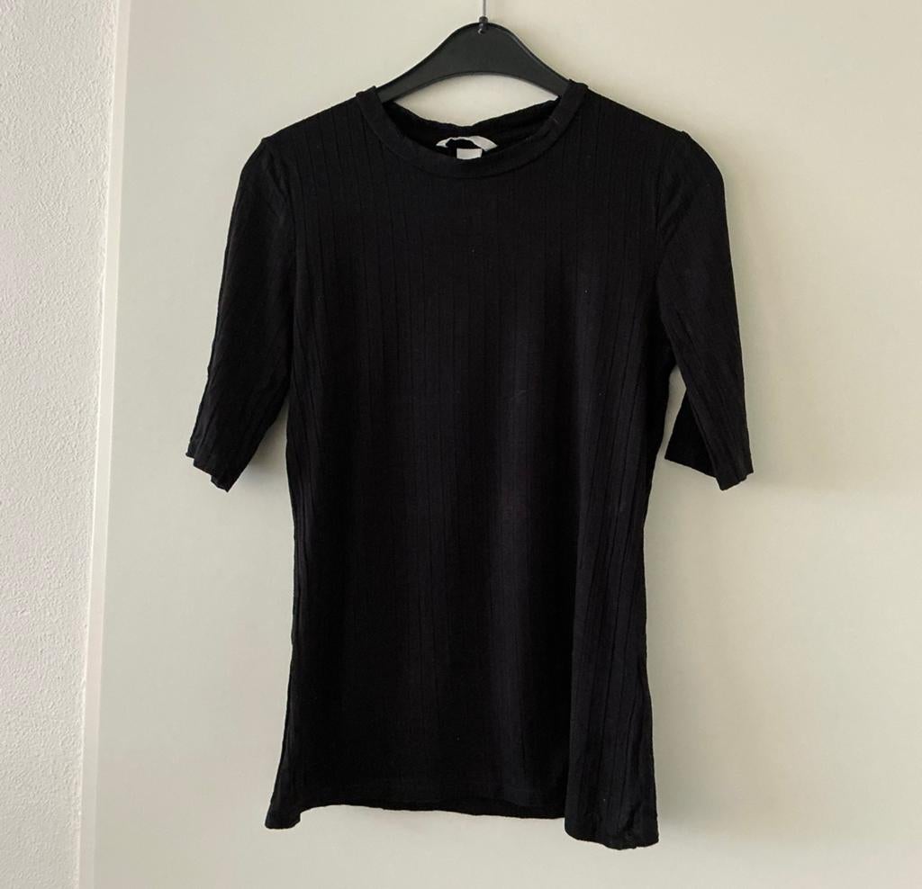 T Shirt H&M, Kleding | Dames, T-shirts, Maat 38/40 (M), Zwart, Ophalen of Verzenden, Zo goed als nieuw