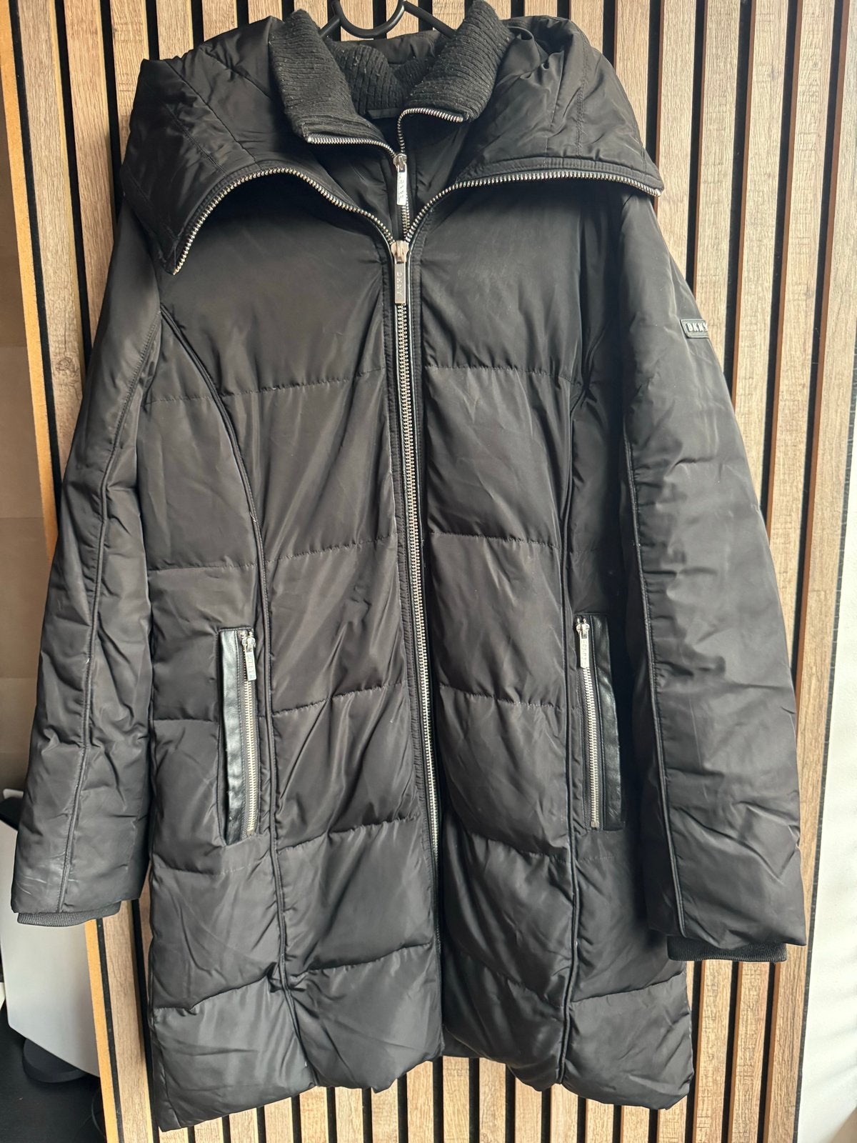 DKNY Winterjas Maat M, Ophalen of Verzenden, Gedragen, Maat 38/40 (M), Zwart
