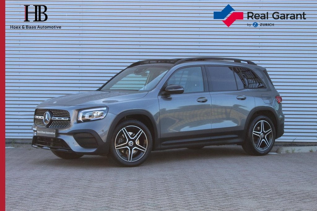 Mercedes GLB 200 AMG/Pano/5 pers/Carplay/Night/Camera/Sfeer, Zwart, 4 cilinders, 163 pk, 14 km/l