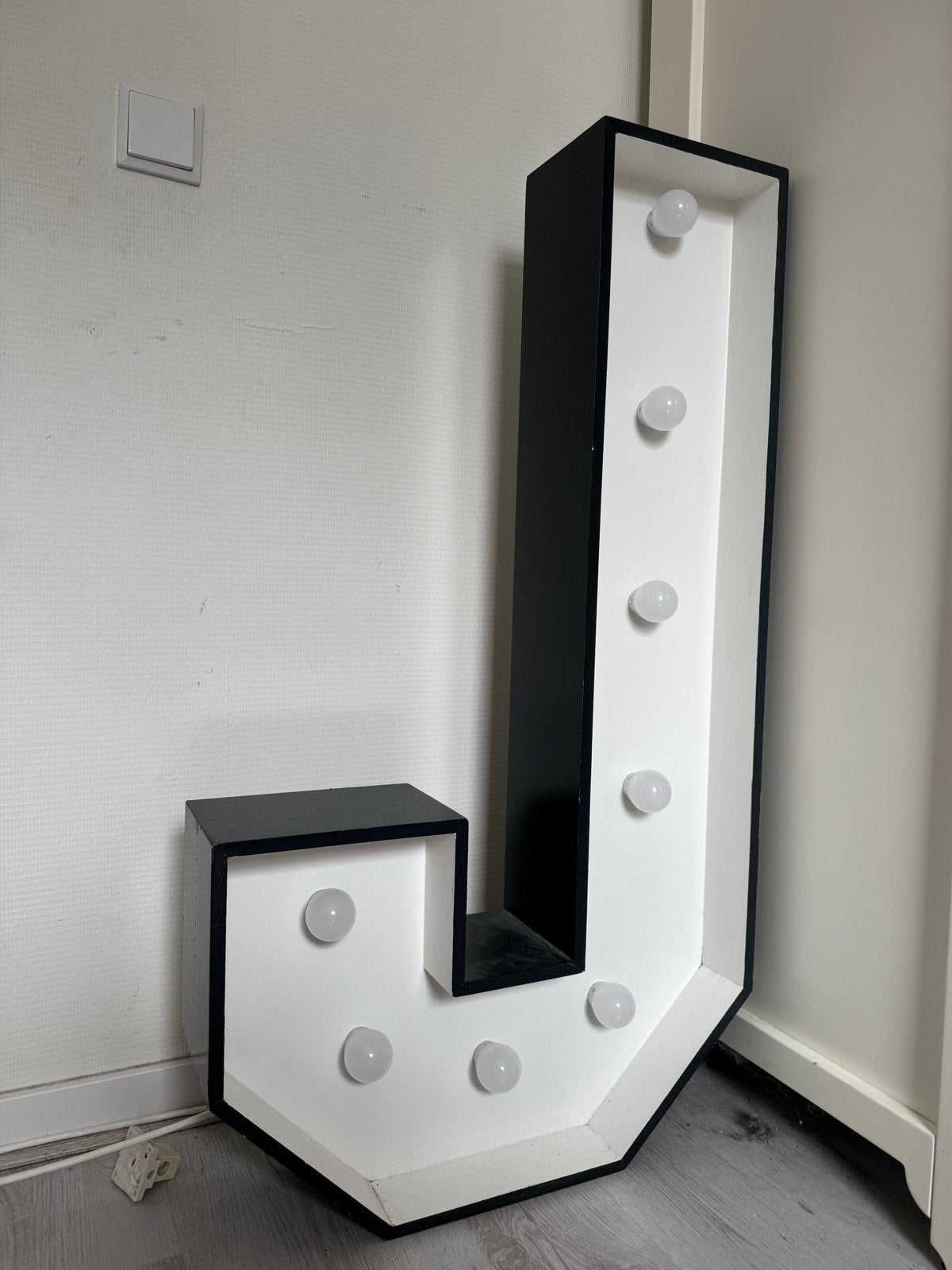 Stoere lamp letter J, Ophalen, Gebruikt, Hout, 100 tot 150 cm