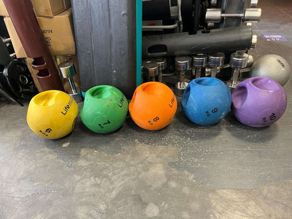 Lifemaxx Grip Medicine Ballen 6-10 kg met optioneel rek, Medicijnbal, Gebruikt, Lifemaxx, Ballen