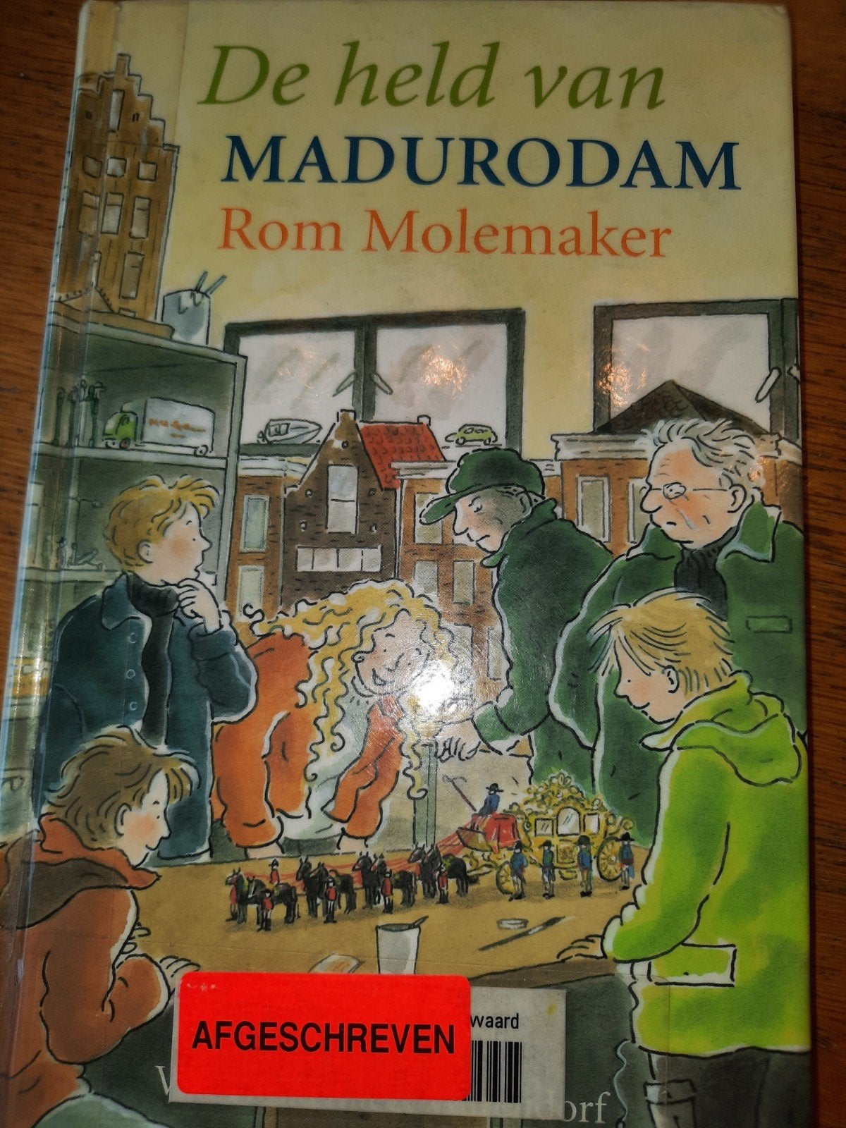 De held van Madurodam - Rom Molemaker (kinderboek), Boeken, Ophalen of Verzenden, Gelezen, Rom Molemaker, Fictie algemeen