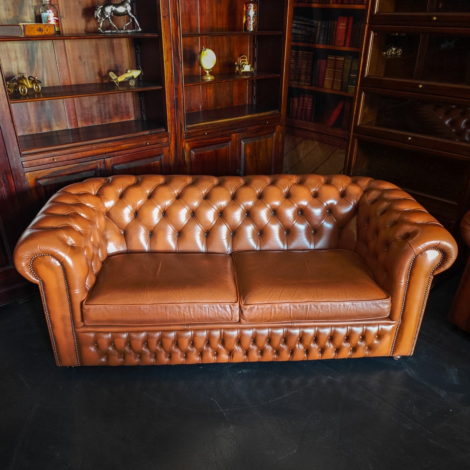 Cognac Chesterfield Bank 3-zits (evt. als set), Huis en Inrichting, Banken | Bankstellen, Bollenmarkt 14c Zwaagdijk Oost, Treasure