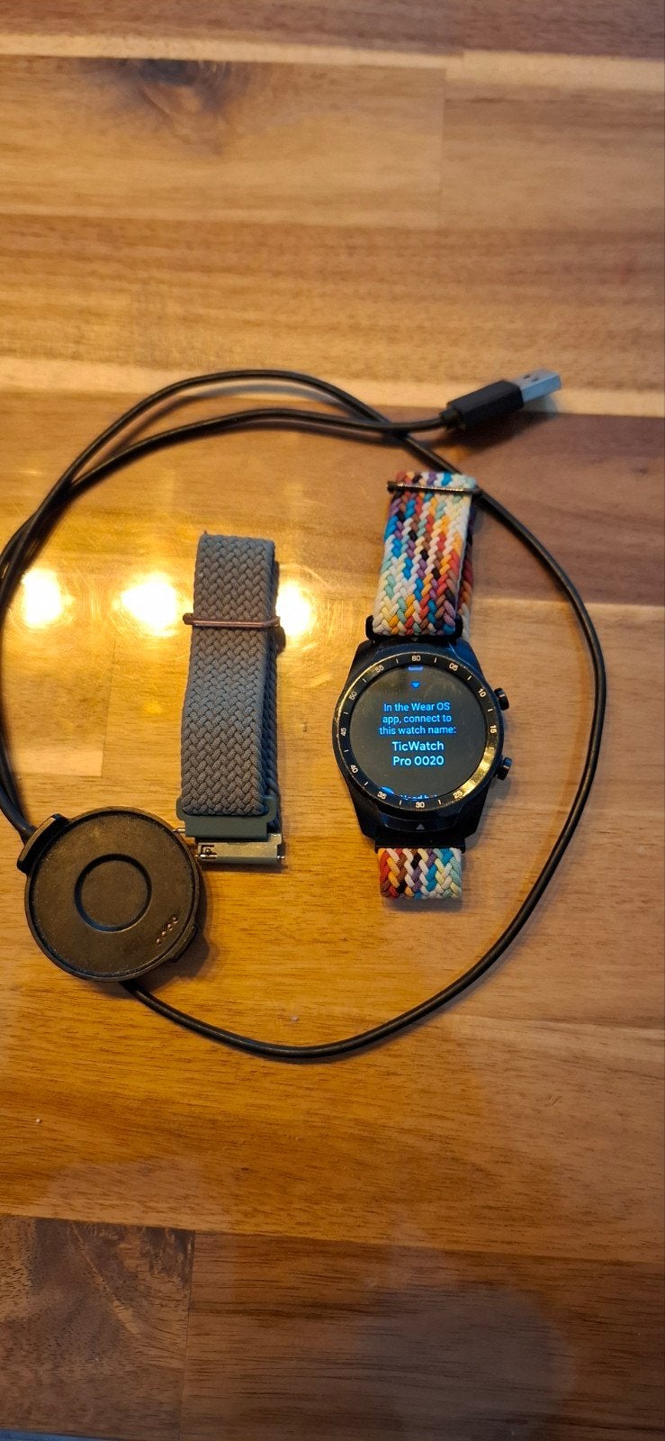 TicWatch Pro 0020 Smartwatch met extra bandje en lader, Gebruikt, Zwart, Ophalen of Verzenden, Waterdicht