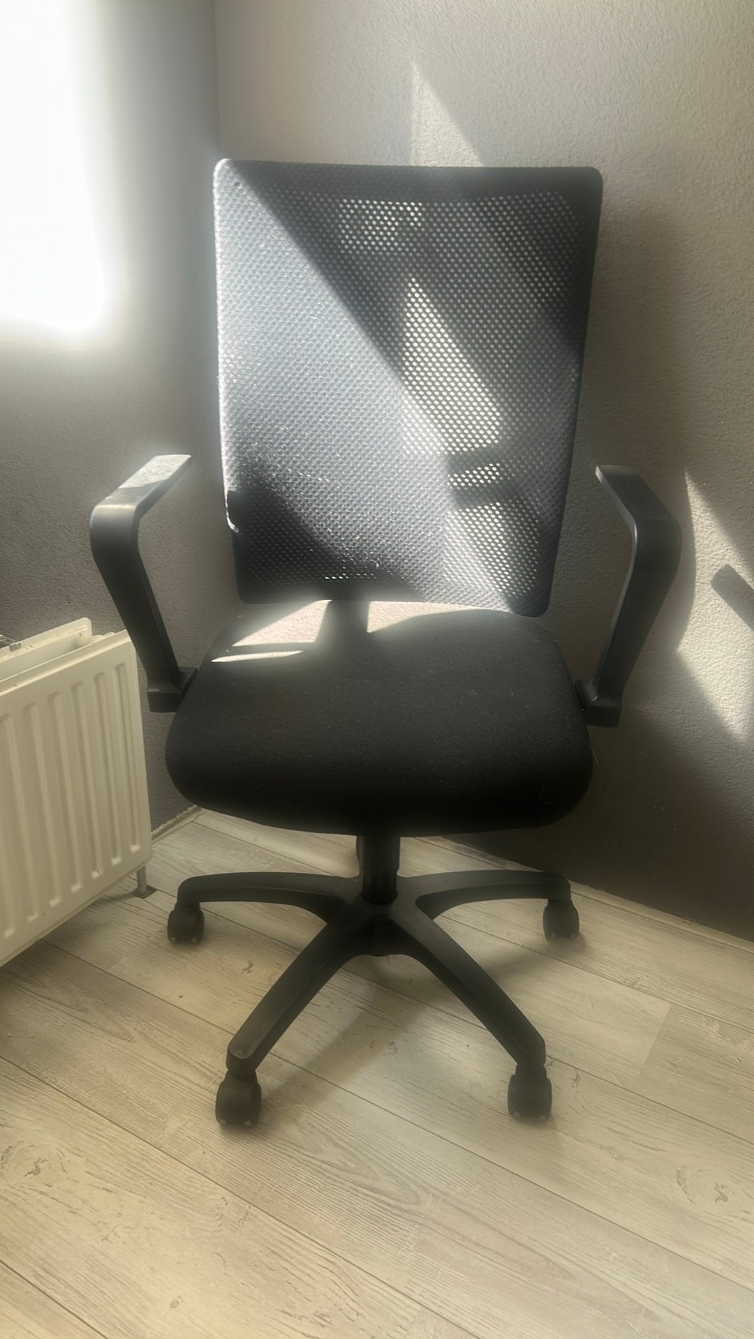 Zwarte bureaustoel