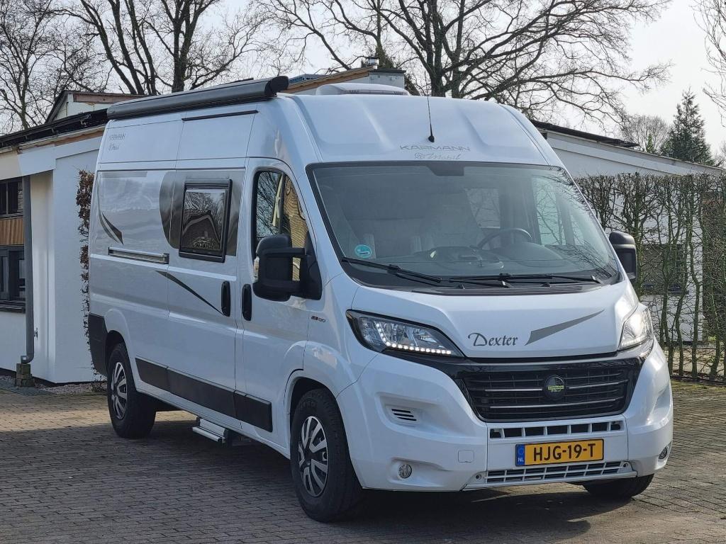 Karmann Mobil Dexter 580 Buscamper 43.00km 2018 NIEUWSTAAT, Caravans en Kamperen, Koelkast, Chemisch toilet, Buscamper of Camperbus