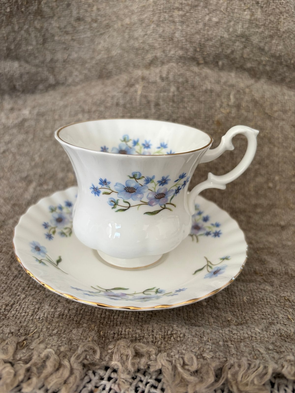 Vintage Richmond Porseleinen Kop en Schotel - Blauwe Bloemen, Ophalen