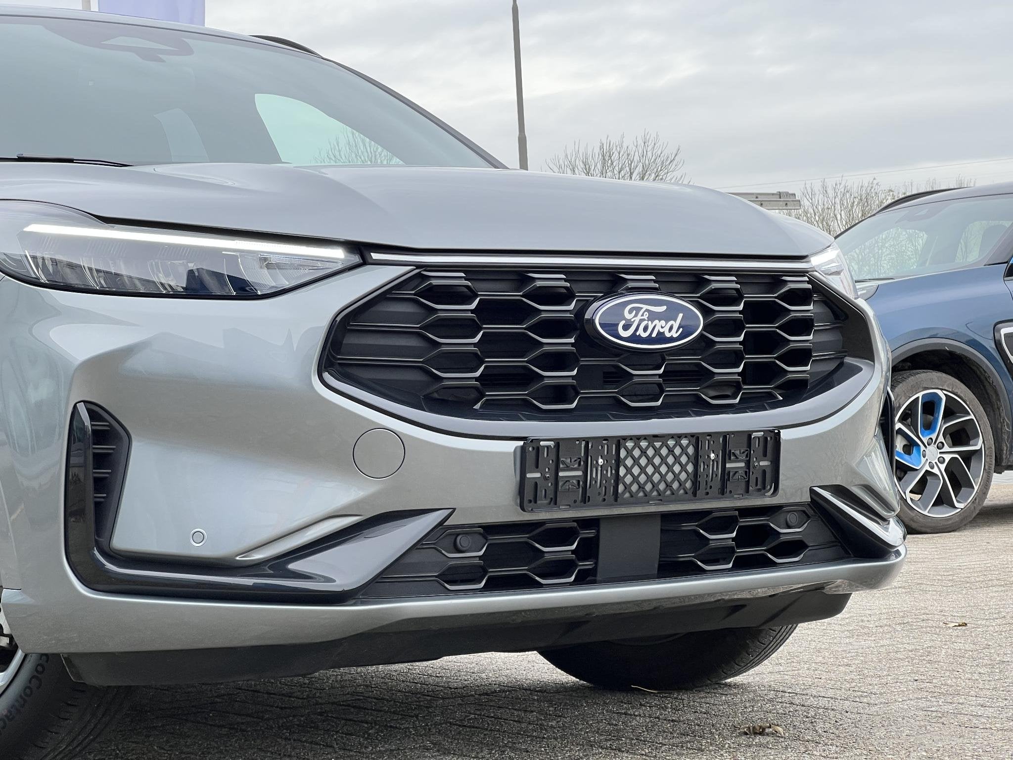 Ford Kuga 2.5 FHEV ST-Line 190pk | Sync 4 Navigatie | Apple, Stof, Bedrijf, Hybride Elektrisch/Benzine, 1600 kg