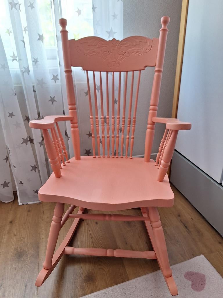 Vintage houten schommelstoel (kleur coral), Kinderen en Baby's, Kinderkamer | Tafels en Stoelen, Ophalen, Gebruikt, Stoel(en)