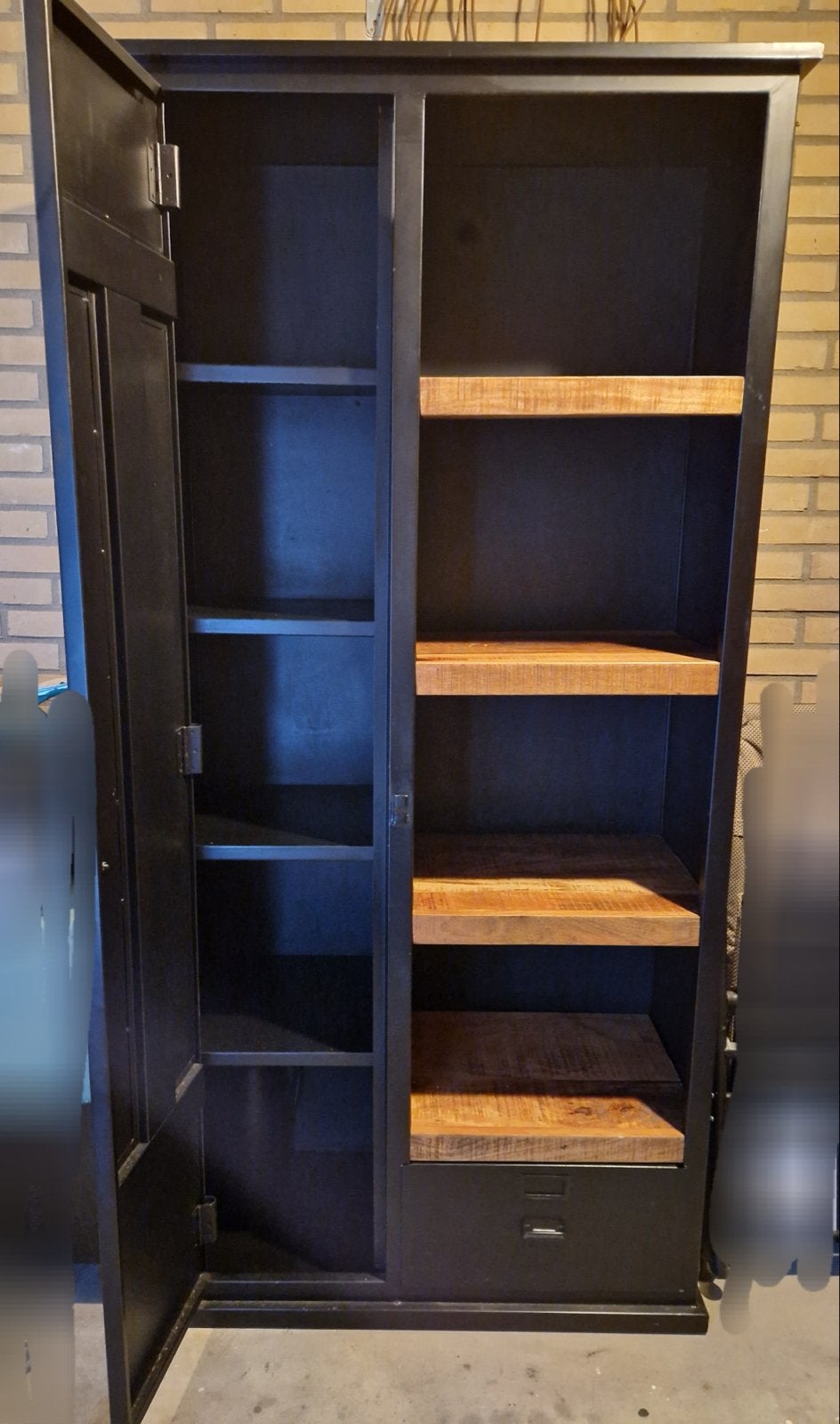 Industriële Kast Zwart Metaal met Houten Planken 92x200x40cm, Huis en Inrichting, Kasten | Kledingkasten, Ophalen, Gebruikt, 200 cm of meer