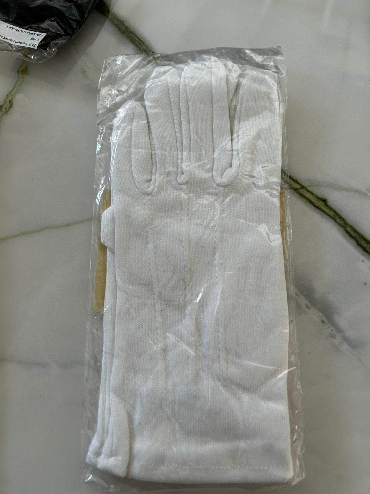 2 paar witte handschoen Nederlandse Koninklijke Marine mt 8, Ophalen of Verzenden, Marine, Nederland, Overige typen