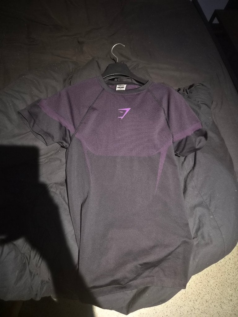 Gymshark onyx v5 t-shirt paars maat M, Kleding | Heren, T-shirts, Maat 48/50 (M), Gymshark, Paars, Ophalen of Verzenden