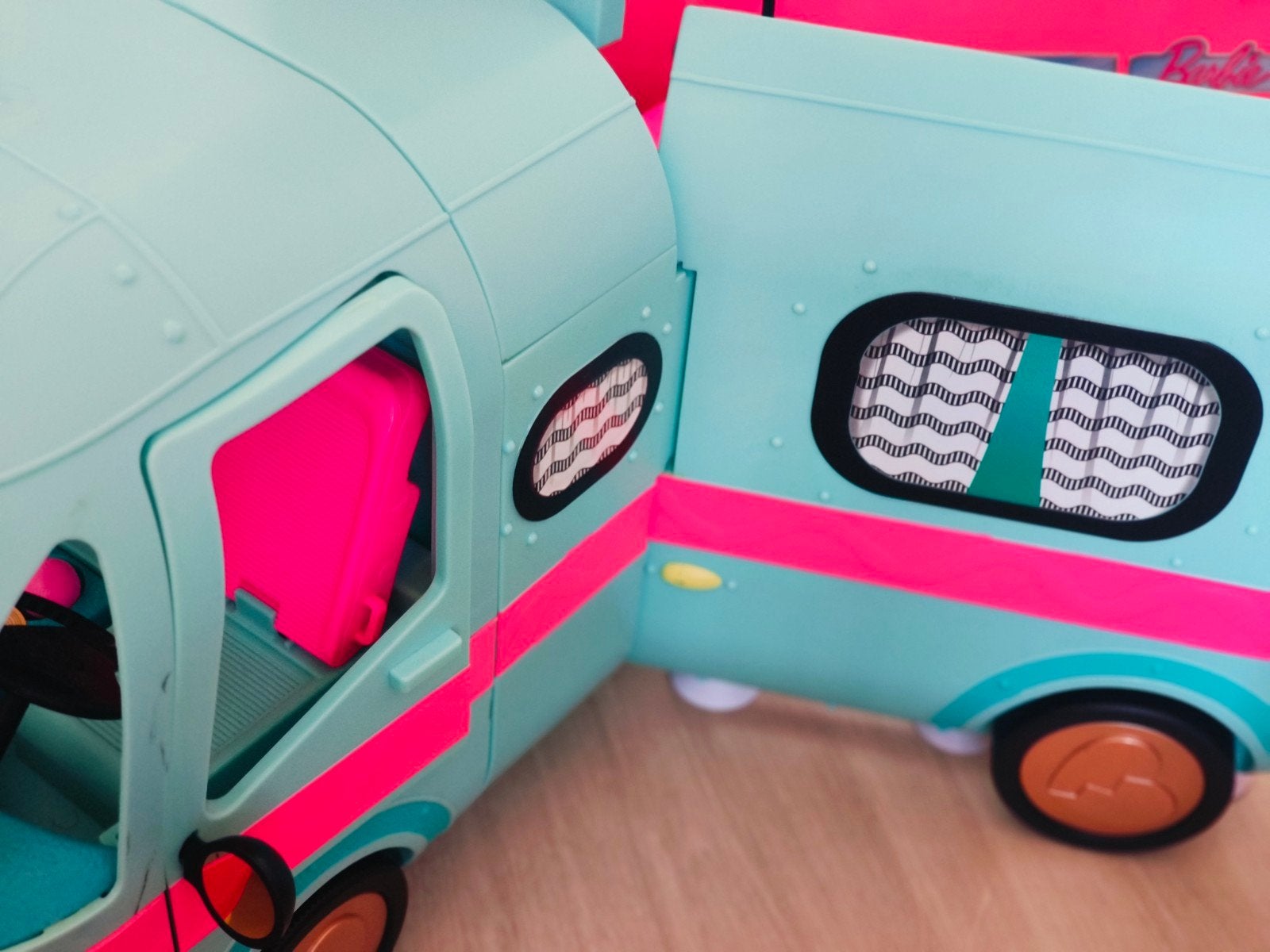 LOL OMG Camper met accessoires, Ophalen of Verzenden, Zo goed als nieuw