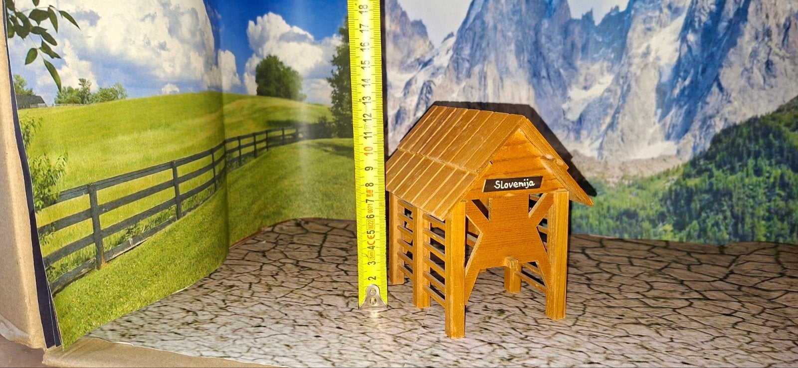 Houten Sloveens Hooiberg Model - Decoratief, Ophalen of Verzenden, Gebruikt