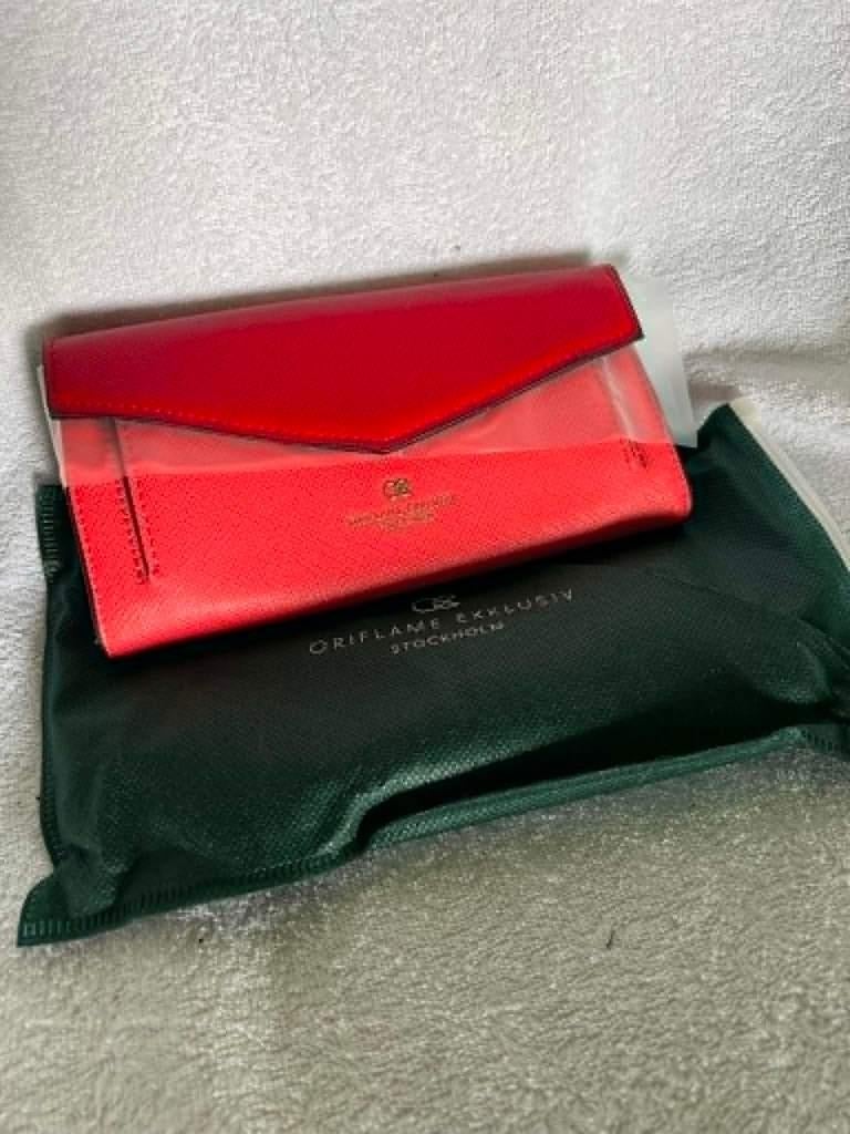 Nieuw, Elegante rode Plisse Portomonee, Oriflame, Sieraden, Tassen en Uiterlijk, Tassen | Damestassen, Ophalen of Verzenden, Nieuw