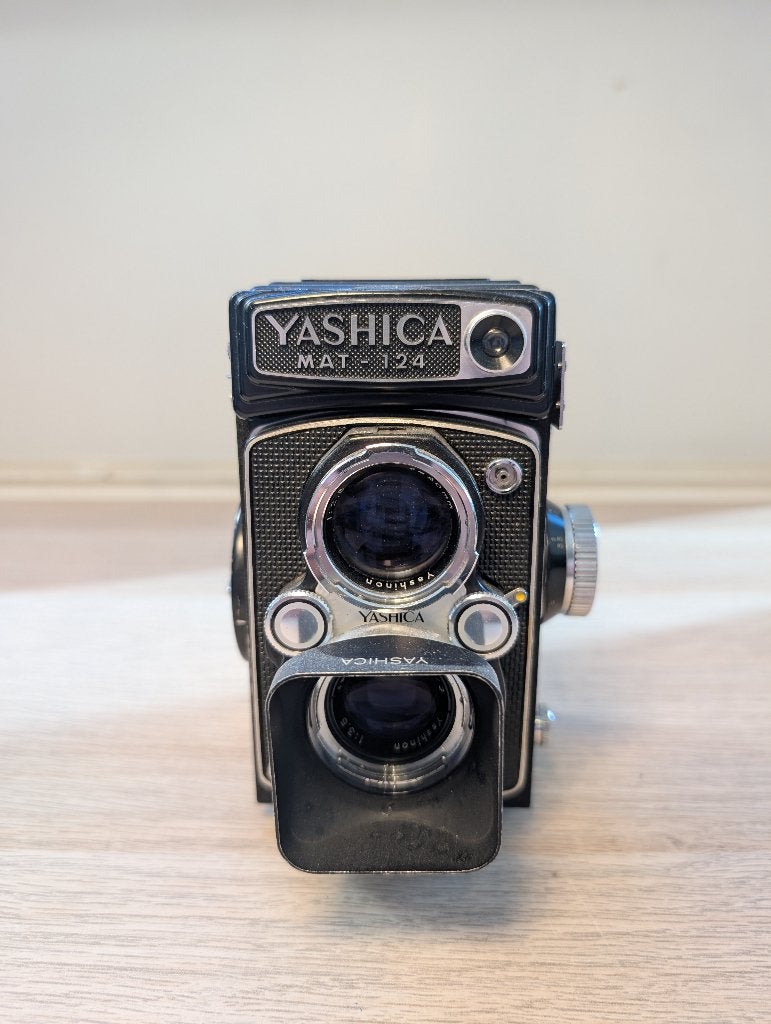 Yashica Mat 124 middenformaat TLR camera (getest met film), Audio, Tv en Foto, Fotocamera's Analoog, Ophalen, Gebruikt, Spiegelreflex