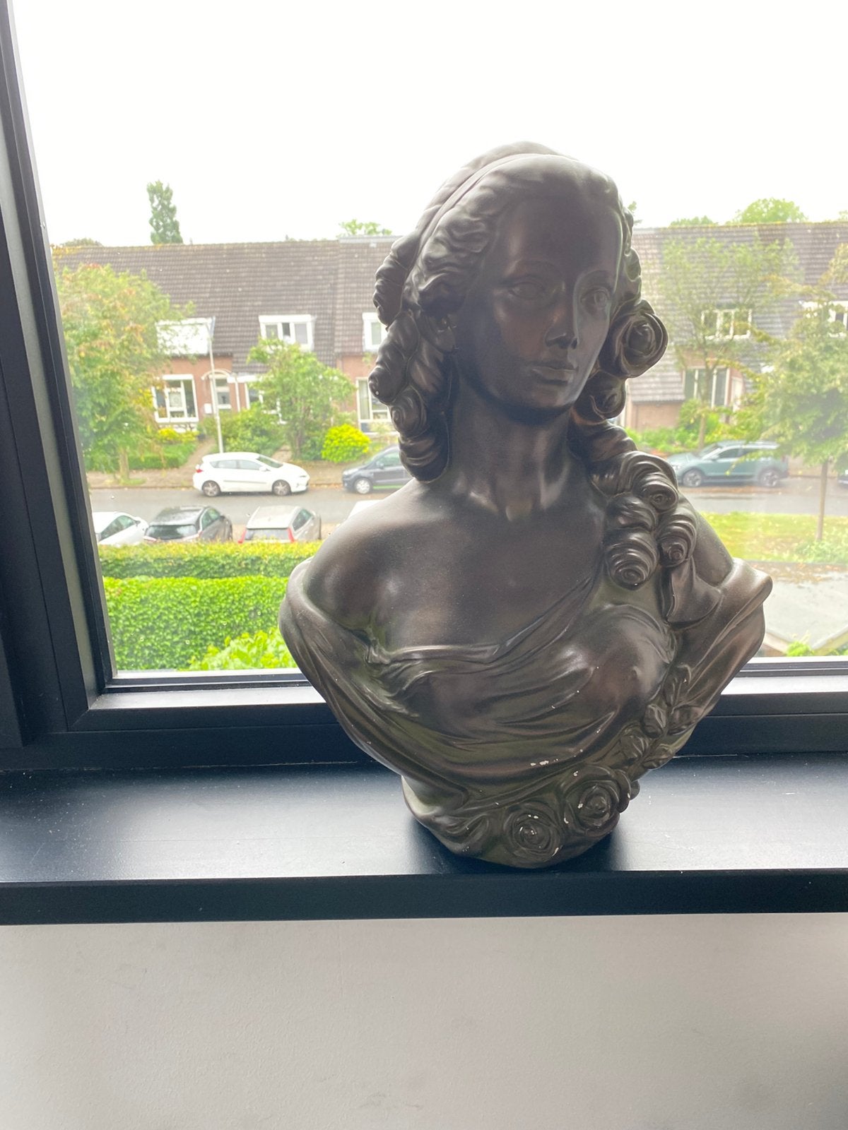Vrouwen buste, Ophalen, Zo goed als nieuw