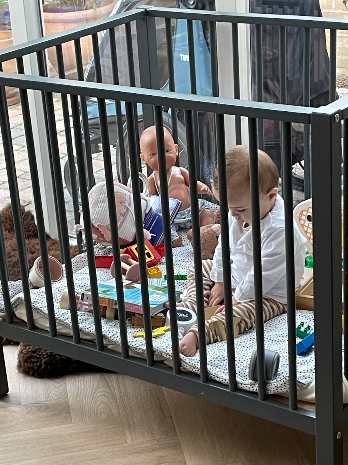 Antraciet/ zwarte box, Kinderen en Baby's, Boxen, Ophalen, Gebruikt