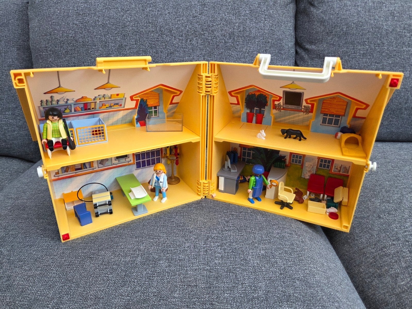 Playmobil Dierenkliniek Draagbaar Speelhuis, Ophalen of Verzenden, Zo goed als nieuw, Jongen of Meisje