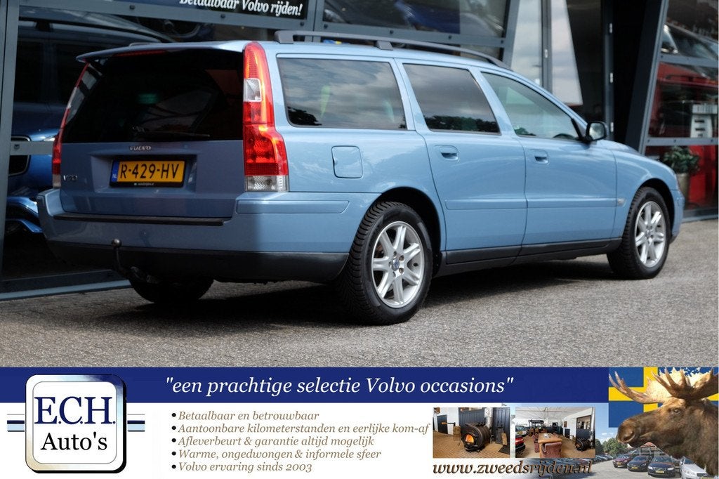 Volvo V70 2.5T 210 pk Aut. Apple CarPlay, Trekhaak, Auto's, Volvo, 1525 kg, Blauw, 2521 cc, 209 pk