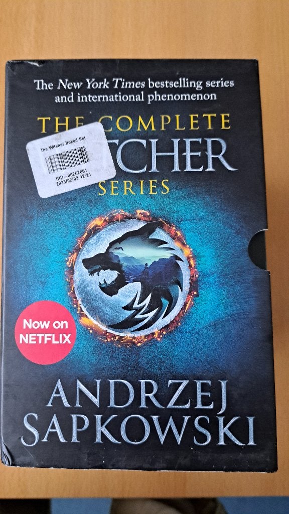 Complete boxset serie The Witcher, Boeken, Ophalen of Verzenden, Gelezen, Andrzej Sapkowski