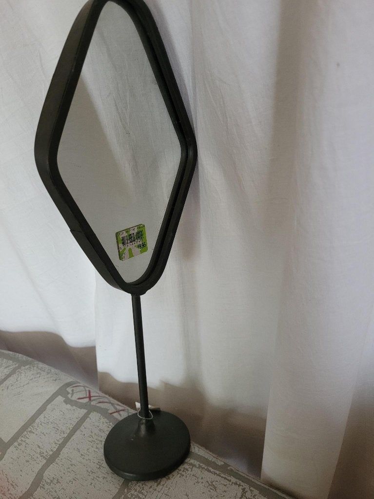 Hele leuke ruitvormige spiegel, Minder dan 50 cm, ., Nieuw, Ophalen of Verzenden