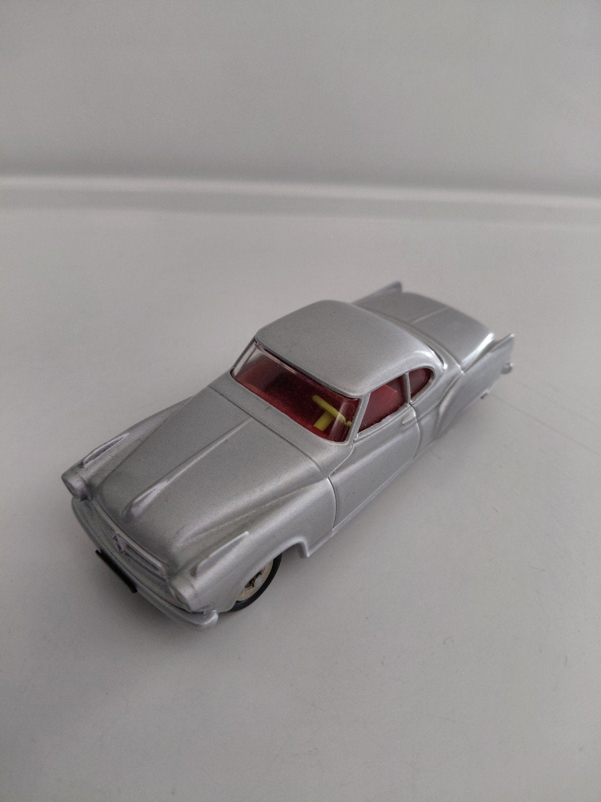 Borgward Isabella  1/43, Ophalen of Verzenden, Zo goed als nieuw, Auto, Dinky Toys