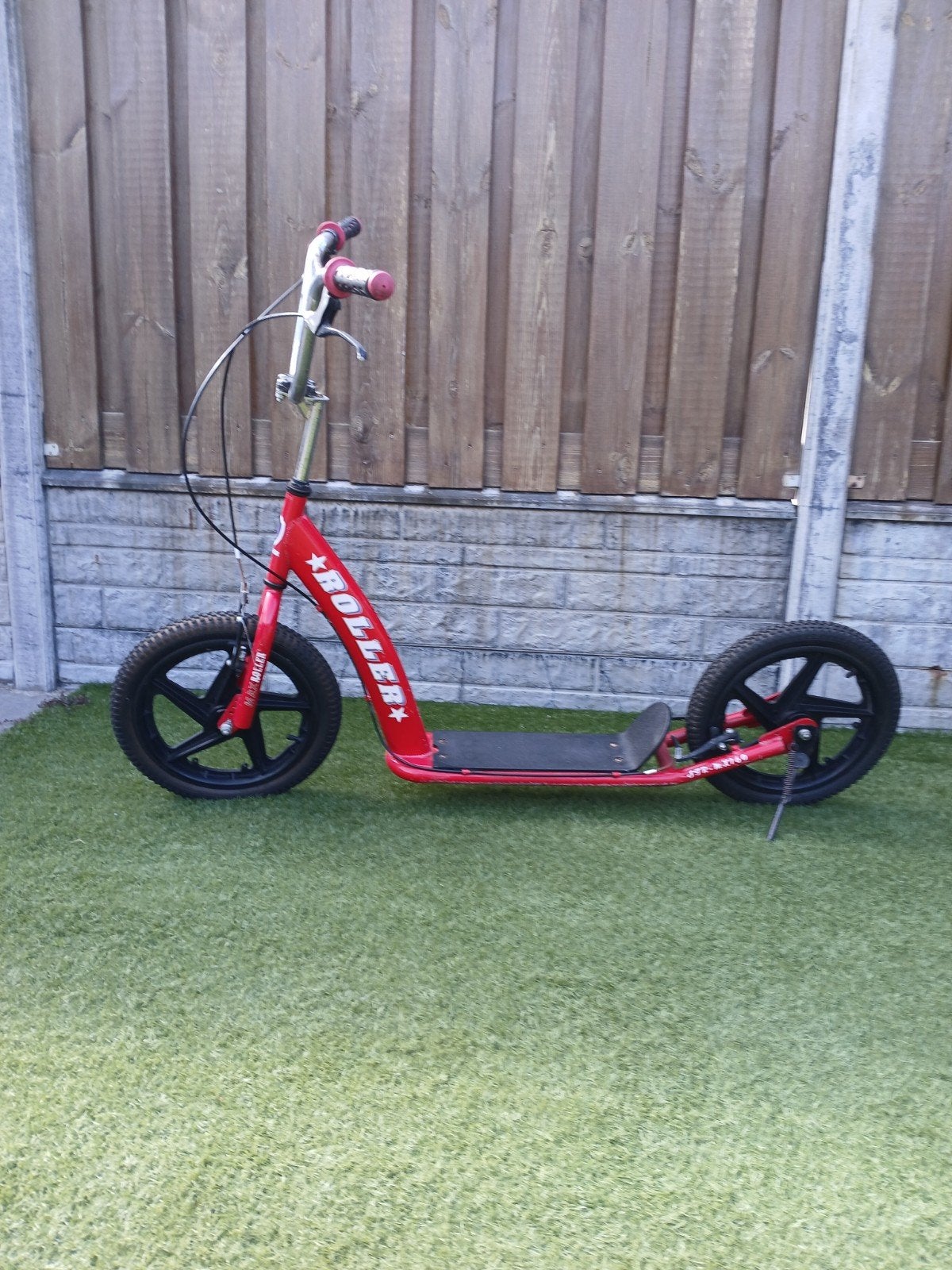 Rode step – gebruikt – €15

Omschrijving, Fietsen en Brommers, Ophalen, Gebruikt, Gewone step