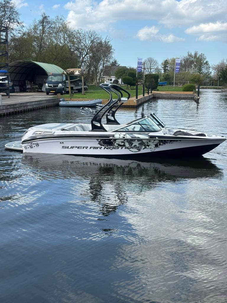 Super Air Nautique 210 ski/wakeboardboot, Ophalen, Gebruikt, Binnenboordmotor, 200 pk of meer